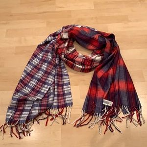 GAP cozy plaid scarf with fringe
